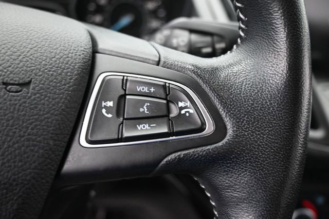 Certified 2019 Ford Escape SE FWD image 16