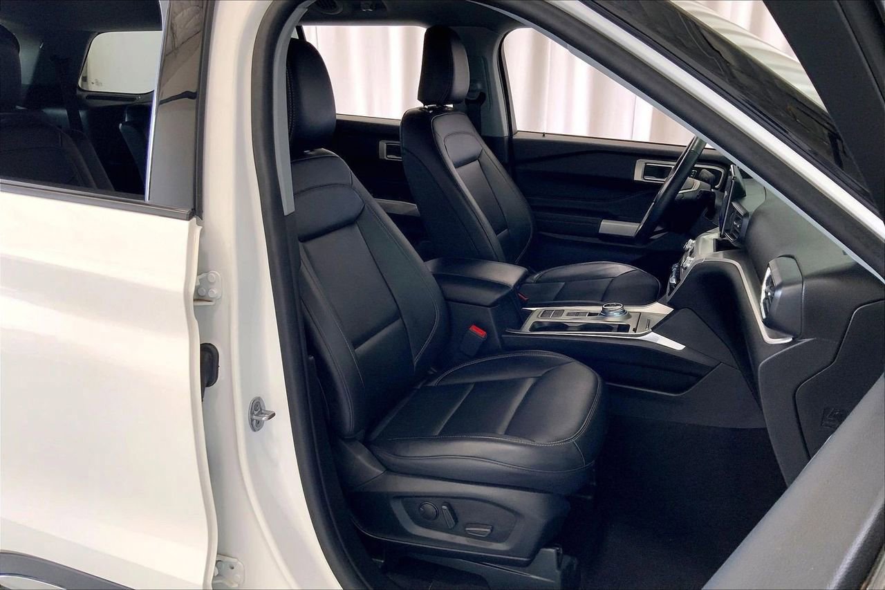 Certified 2024 Ford Explorer XLT w/ Equipment Group 202A image 10