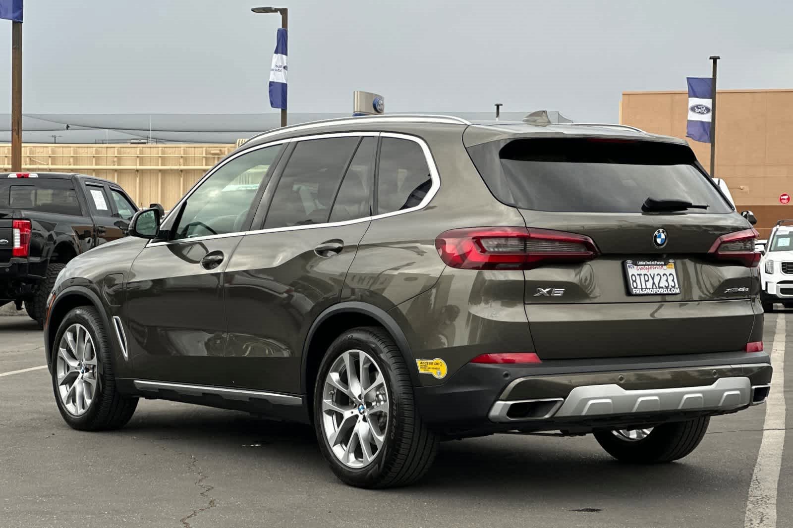 Used 2021 BMW X5 xDrive45e w/ Convenience Package image 3