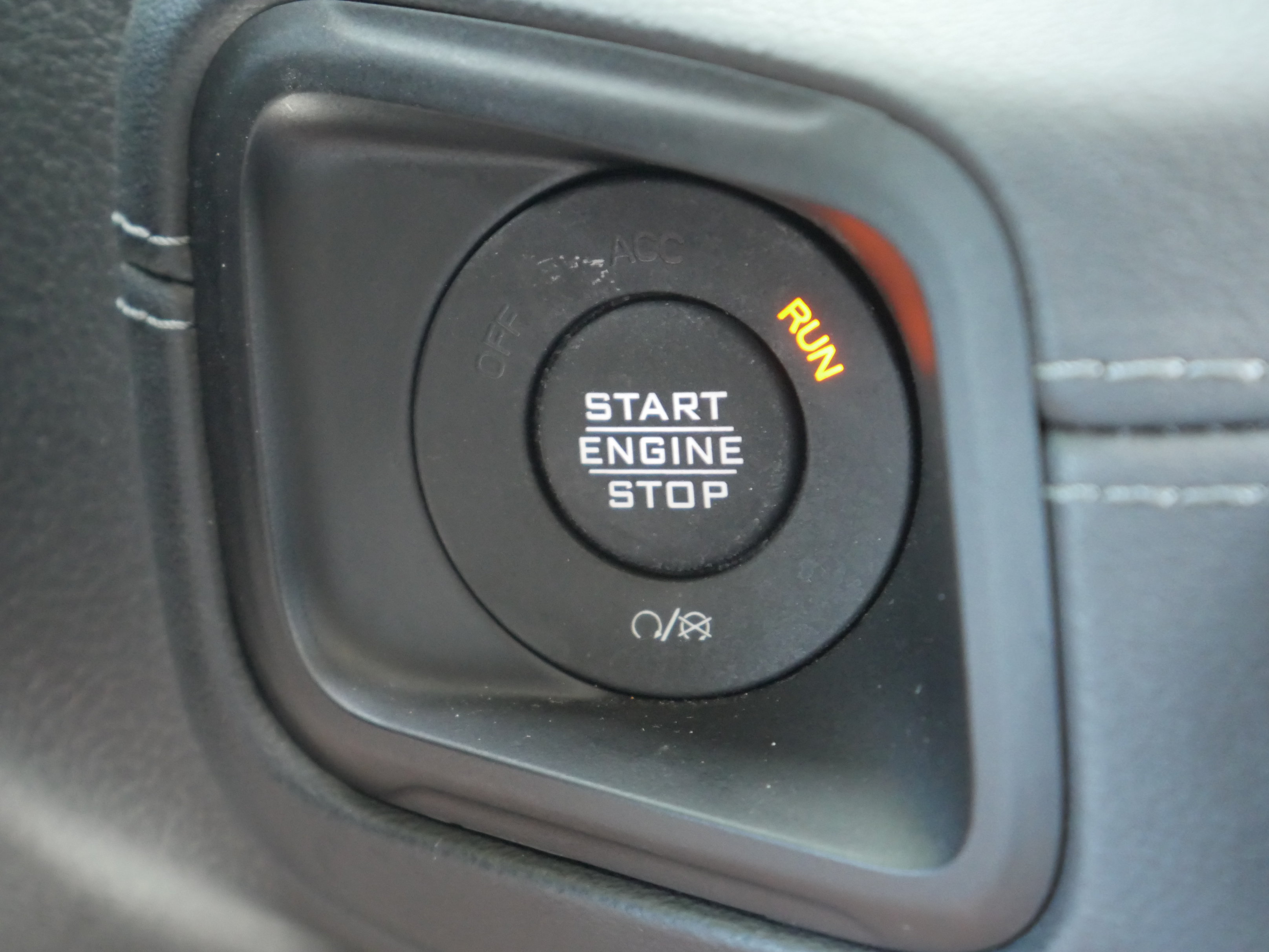 Used 2024 Jeep Wrangler Rubicon w/ Technology Group AWD/4WD image 8