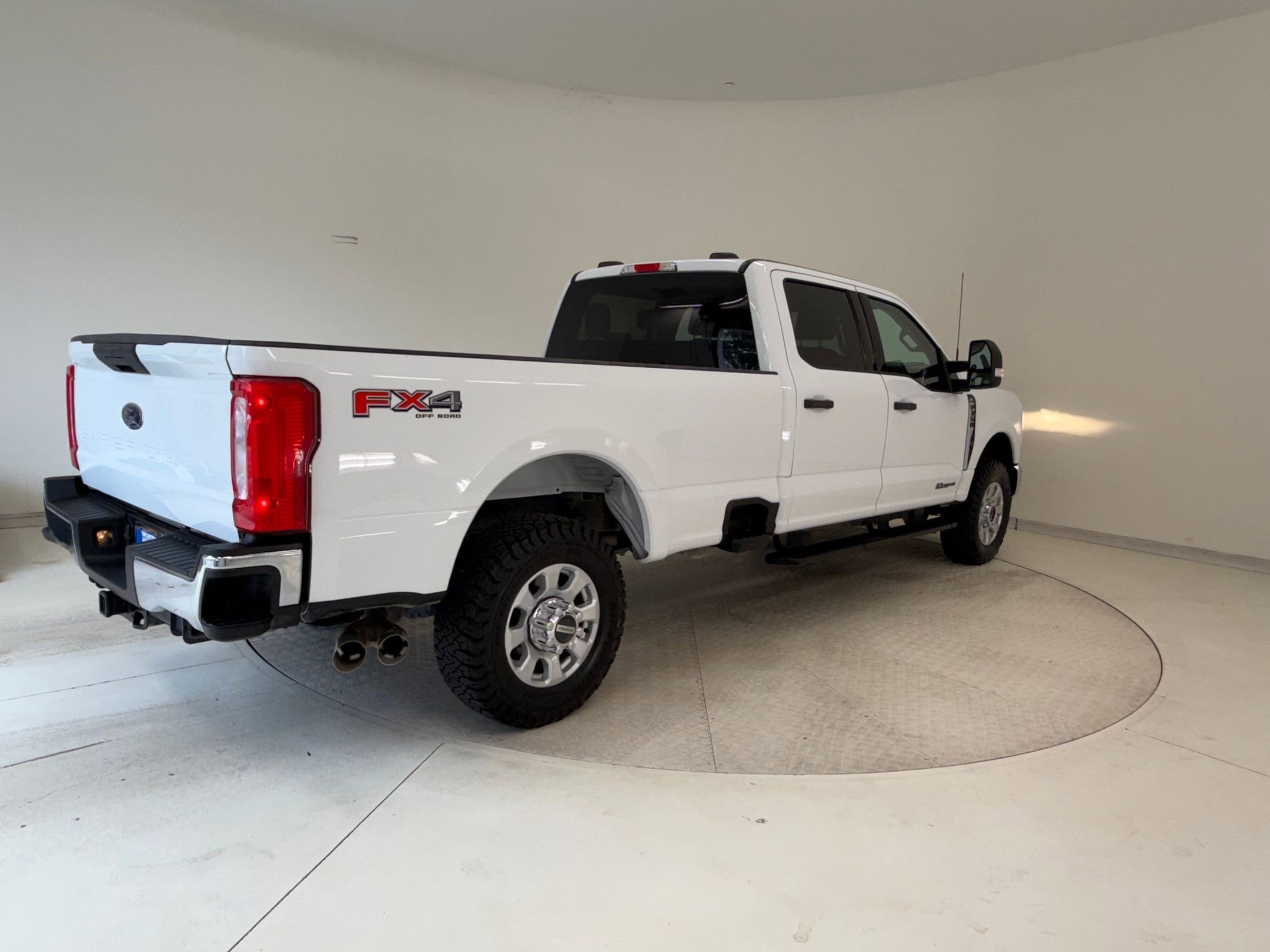 Certified 2024 Ford F350 XLT w/ FX4 Off-Road Package image 6