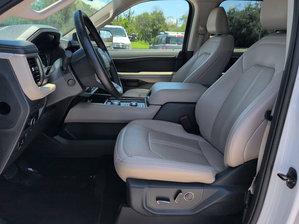 Certified 2024 Ford Expedition Limited AWD/4WD image 8