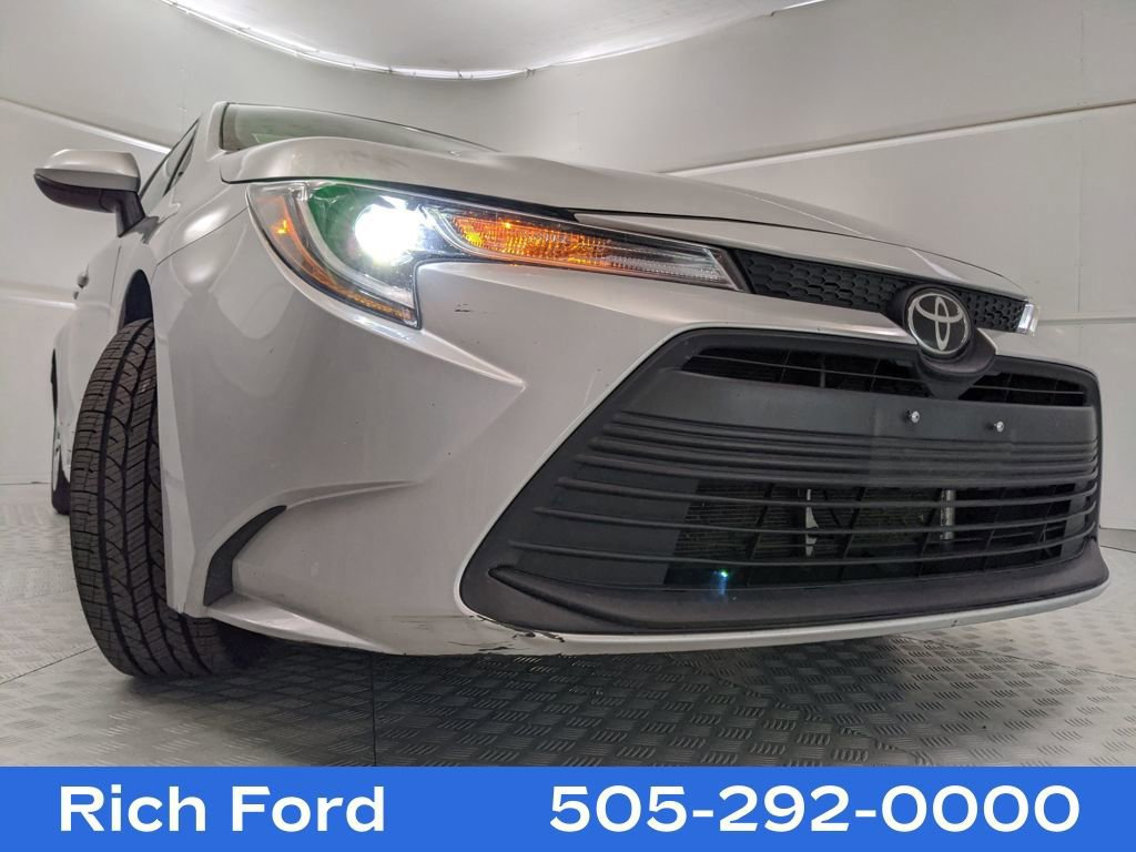 Used 2024 Toyota Corolla LE image 28