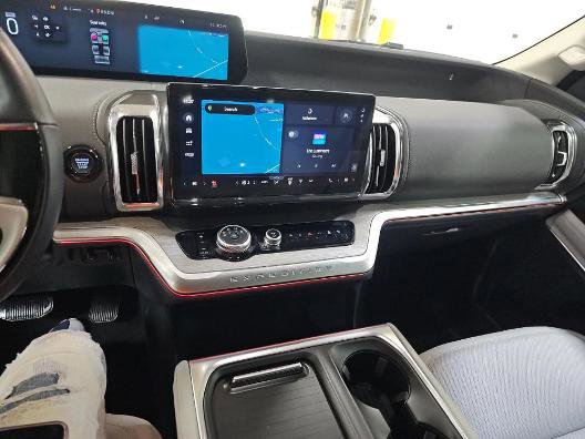 Certified 2025 Ford Expedition Platinum w/ Driver's Package AWD/4WD image 14