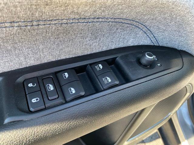 Used 2022 Jeep Compass Latitude image 13