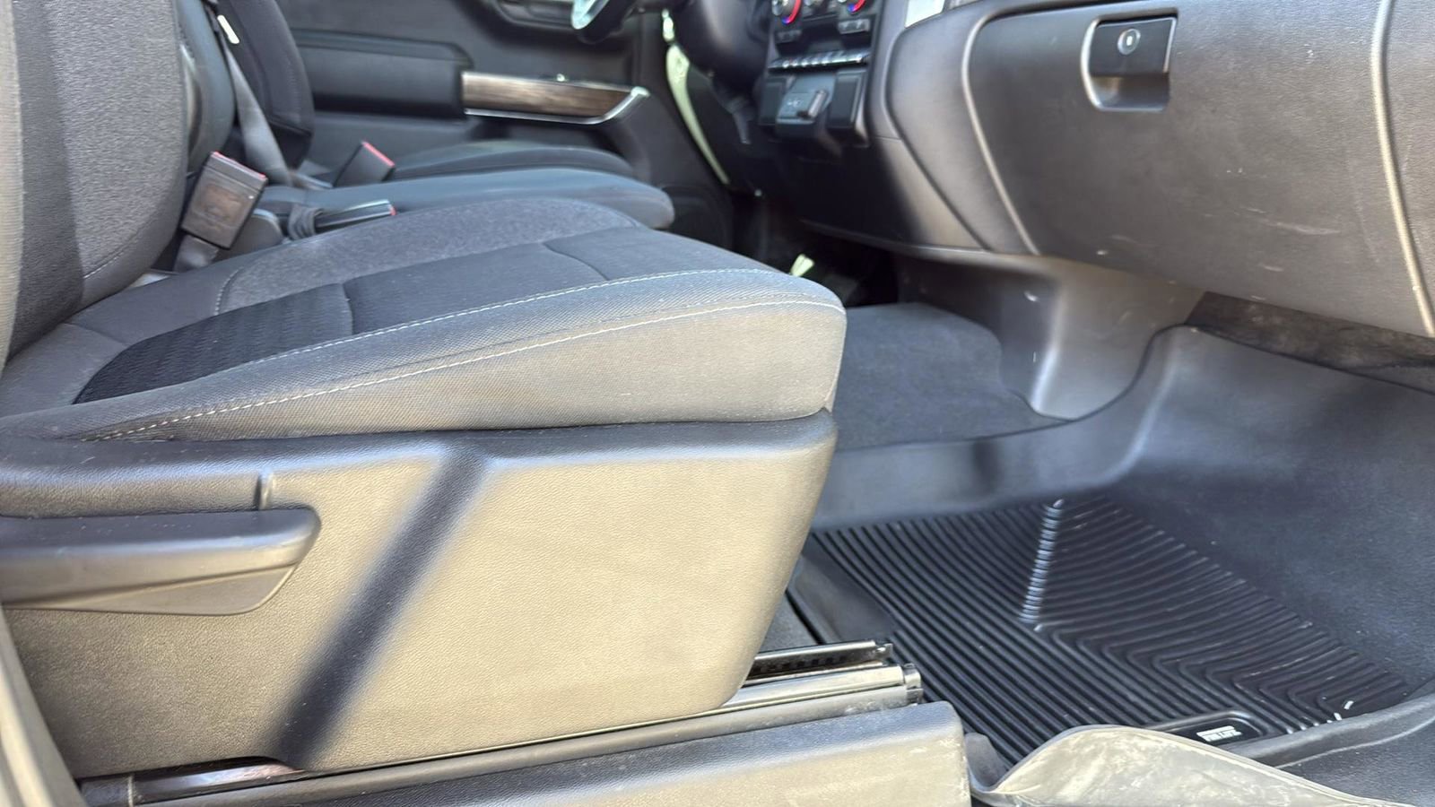 Used 2021 Chevrolet Silverado 1500 LT w/ Z71 Off-Road Package image 23