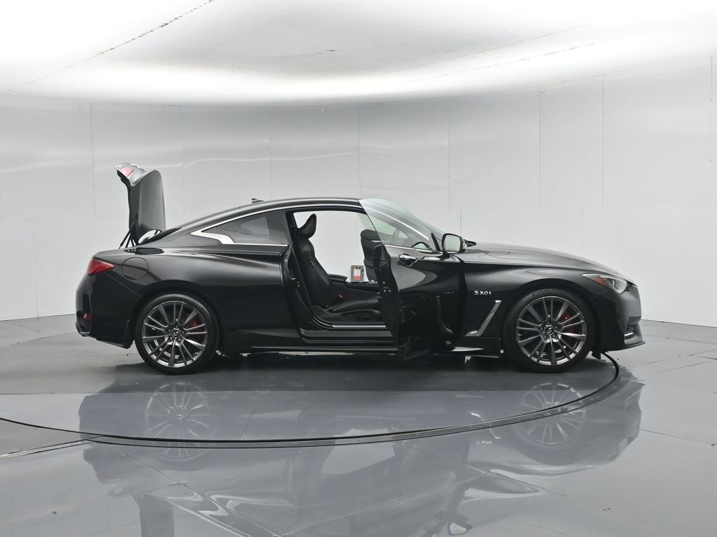 Used 2017 INFINITI Q60 Red Sport 400 RWD image 5