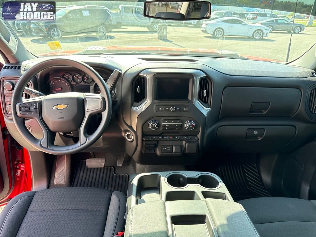 Used 2025 Chevrolet Silverado 2500 Custom w/ Custom Value Package image 18