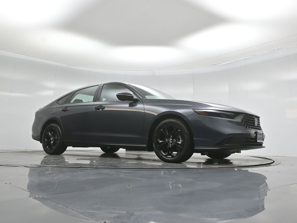 Used 2025 Honda Accord SE image 2