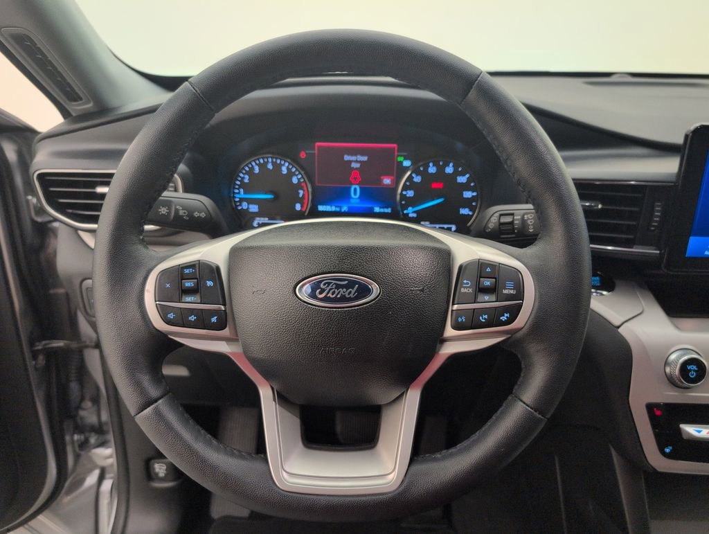 Certified 2024 Ford Explorer XLT w/ Equipment Group 202A RWD image 34