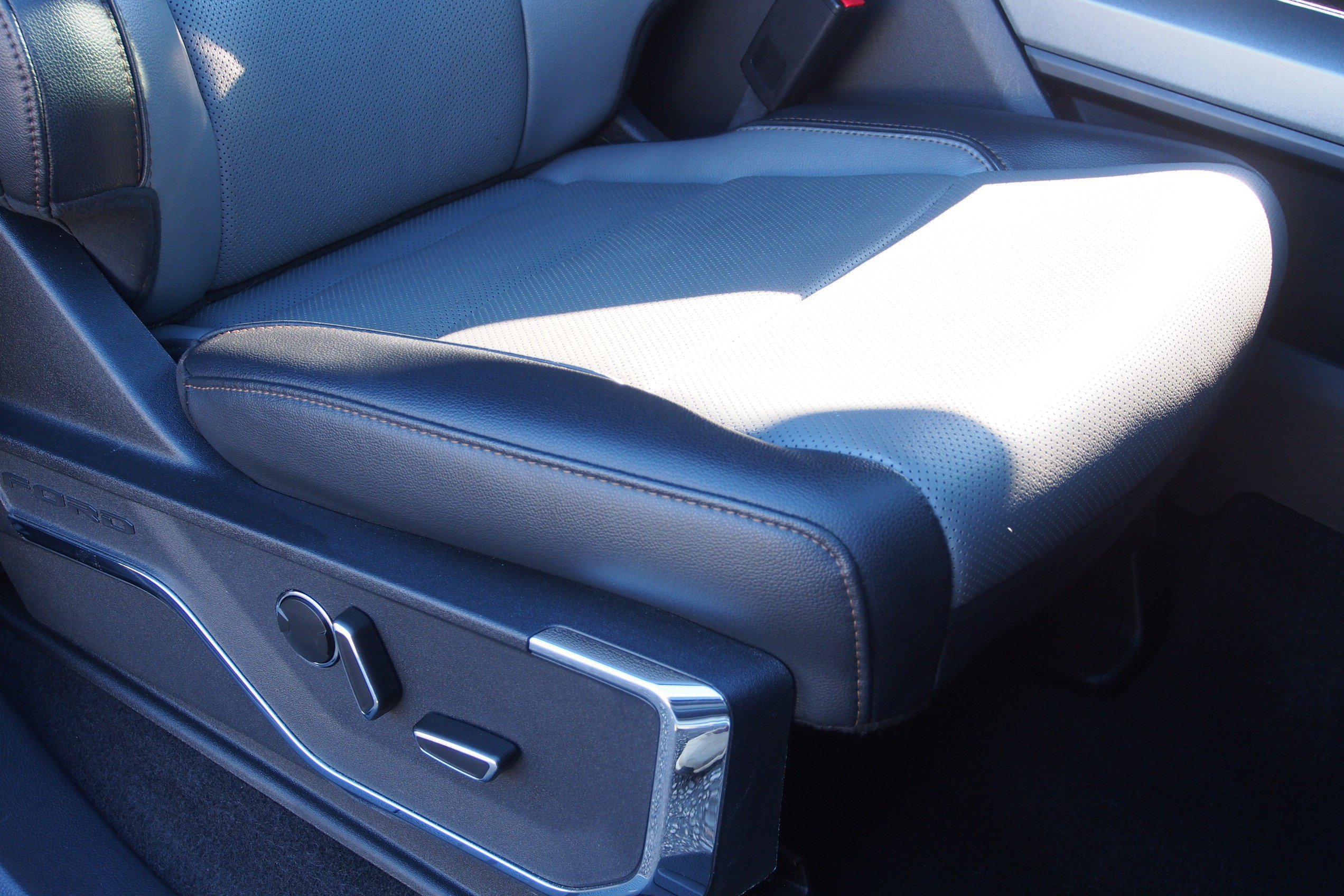 Certified 2023 Ford F150 Lightning Lariat w/ Max Trailer Tow Package image 13