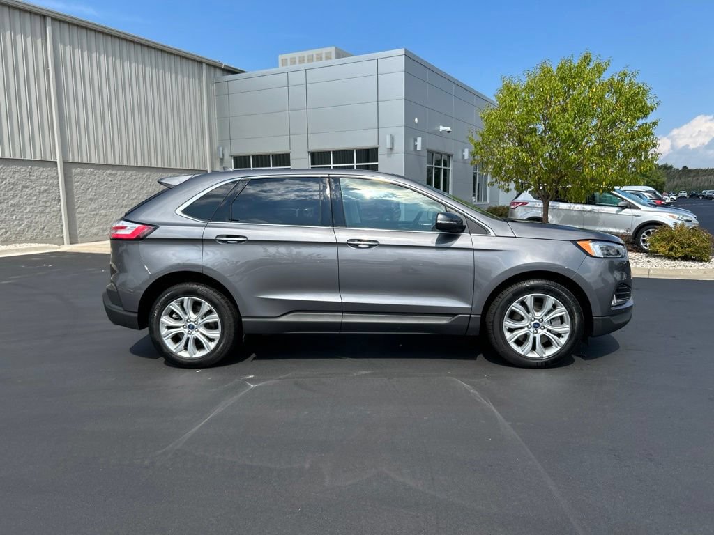 Certified 2022 Ford Edge Titanium w/ Equipment Group 301A AWD/4WD image 7