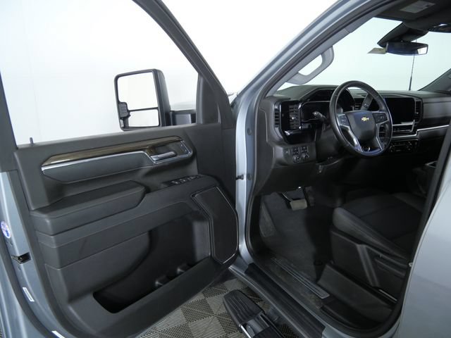 Used 2024 Chevrolet Silverado 2500 LT AWD/4WD image 15
