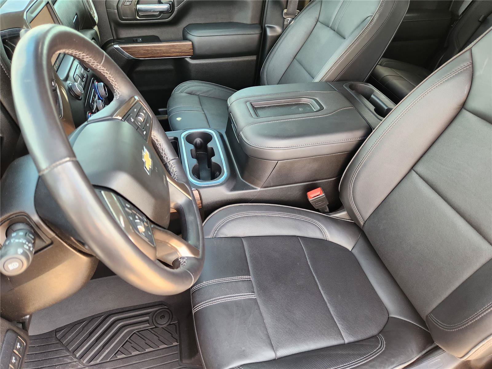 Used 2022 Chevrolet Silverado 2500 High Country w/ Technology Package AWD/4WD image 11