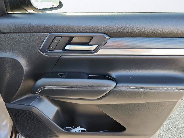 Used 2026 GMC Terrain Elevation w/ Elevation Premium Package FWD image 25