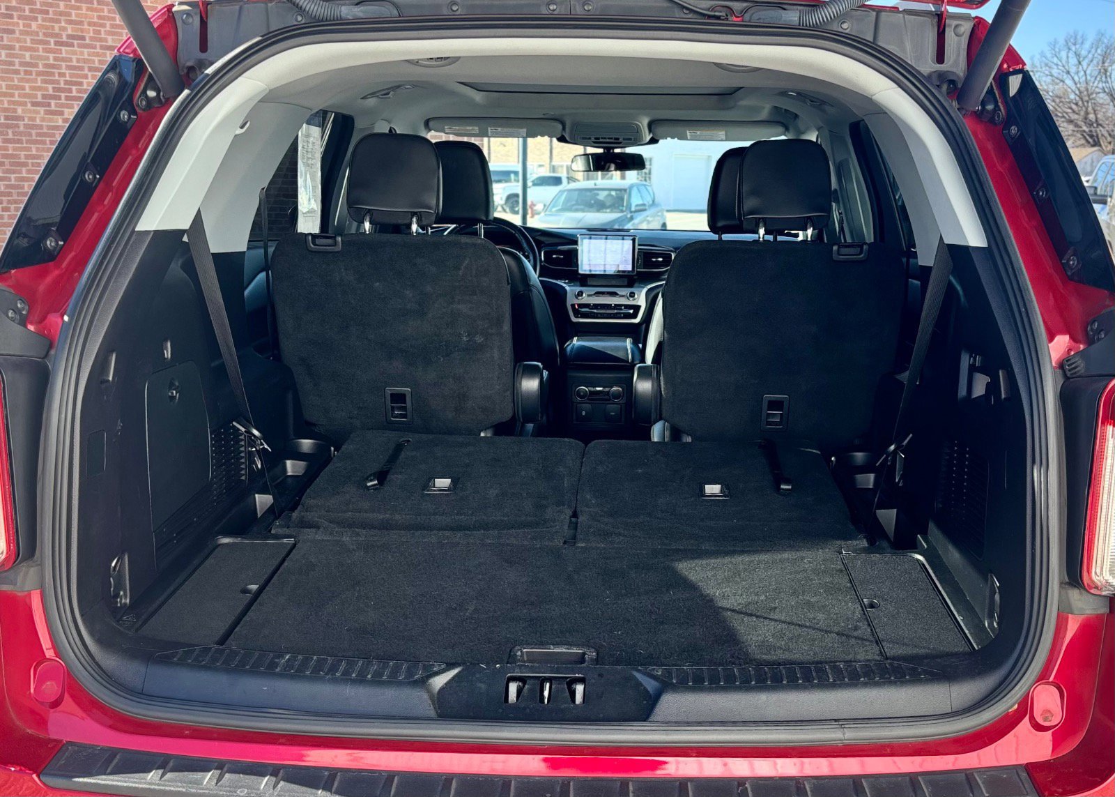 Certified 2021 Ford Explorer XLT w/ Equipment Group 202A image 10