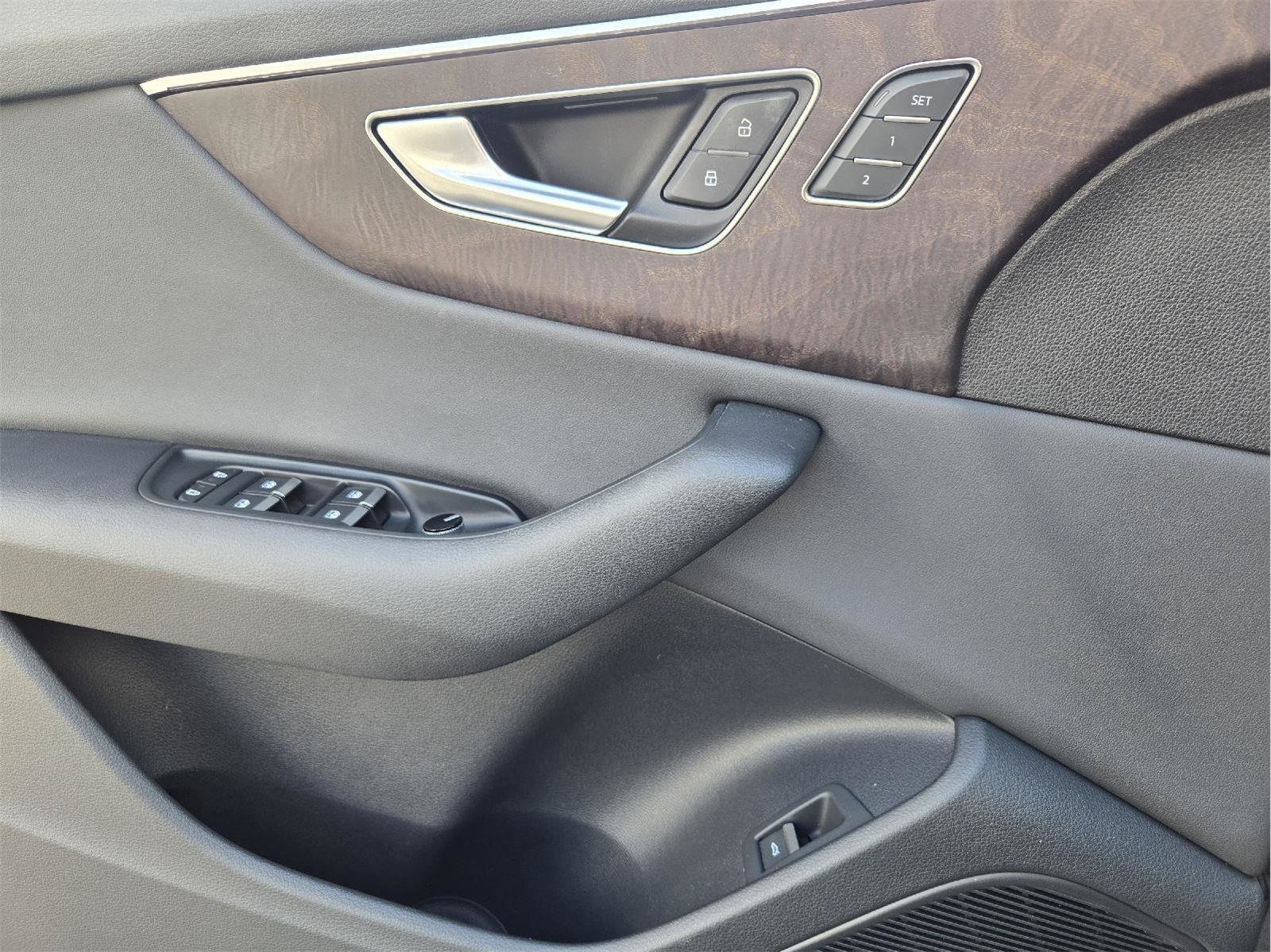 Used 2019 Audi Q8 Prestige AWD/4WD image 21