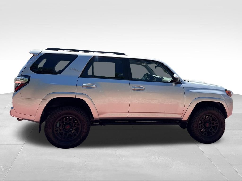Used 2022 Toyota 4Runner TRD Off-Road AWD/4WD image 11