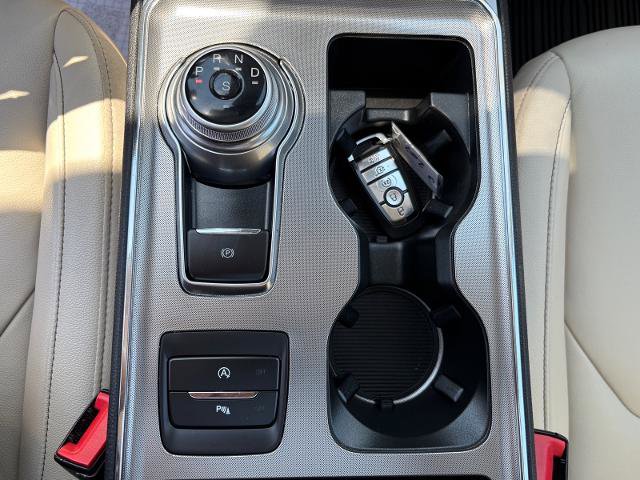 Certified 2022 Ford Edge Titanium AWD/4WD image 25