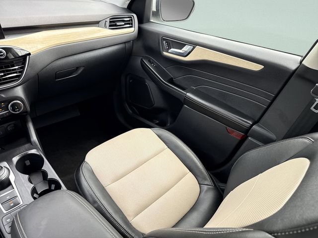 Certified 2022 Ford Escape Titanium w/ Titanium Elite Package FWD image 25