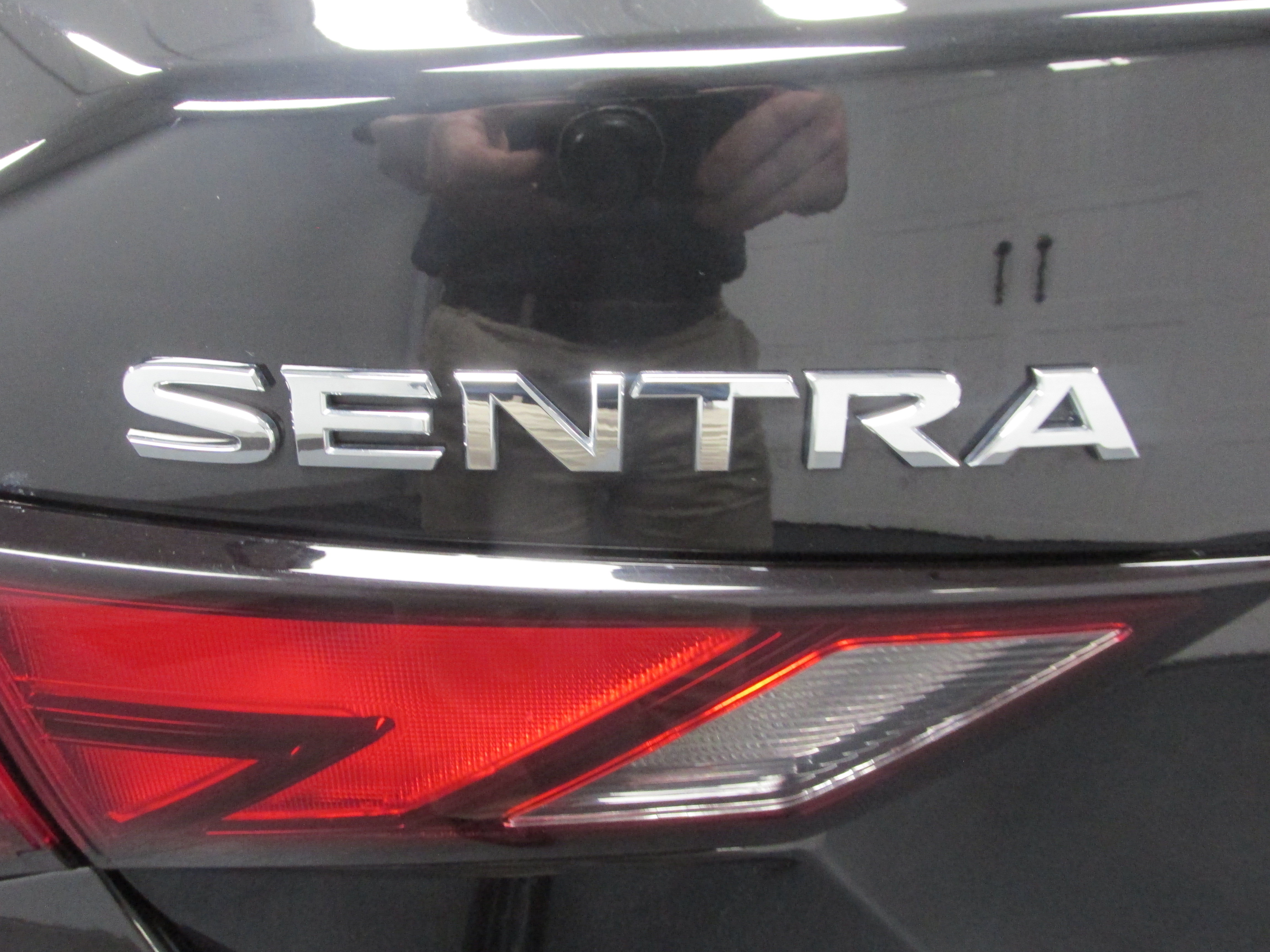 Used 2024 Nissan Sentra SV FWD image 19