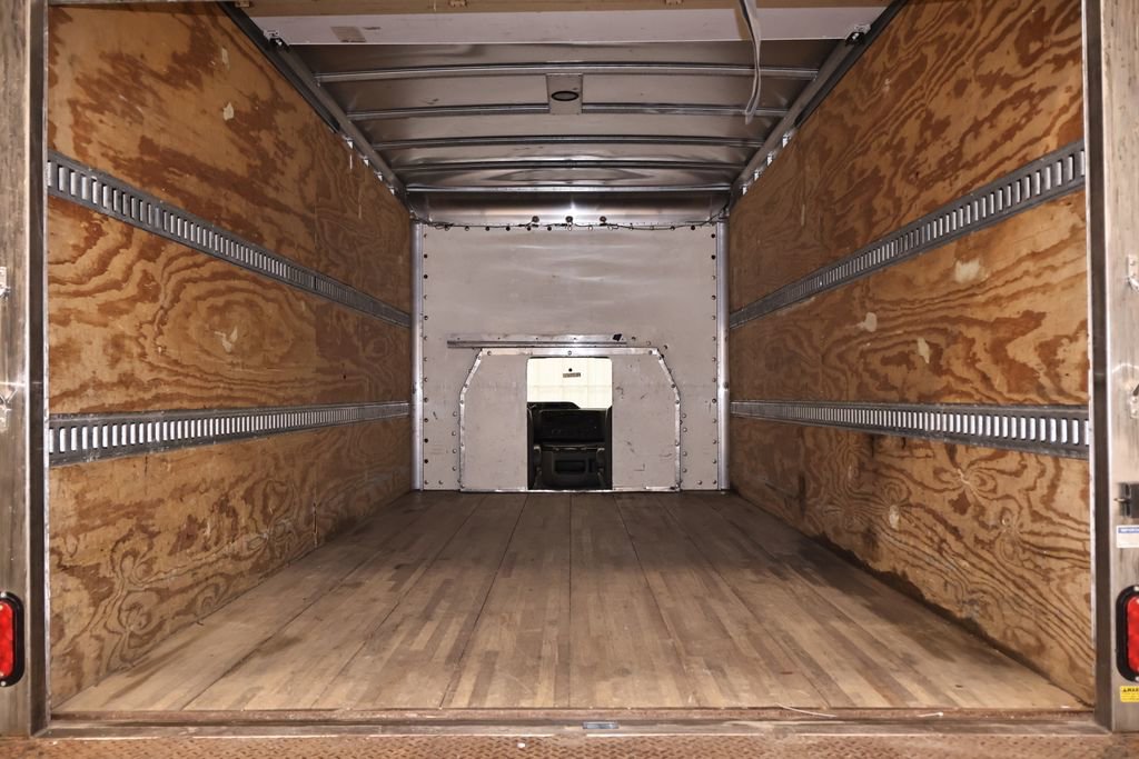Certified 2019 Ford E-450 and Econoline 450 Super Duty w/ Power Windows & Locks Group RWD image 14