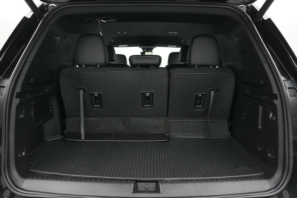 Used 2026 Chevrolet Traverse LT w/ Midnight/Sport Edition AWD/4WD image 24