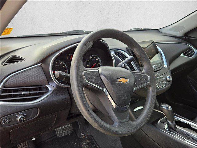 Used 2020 Chevrolet Malibu LT FWD image 17