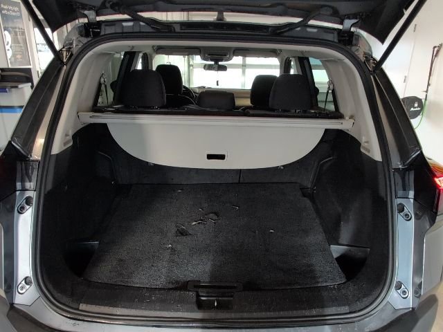 Used 2022 Nissan Rogue S image 26