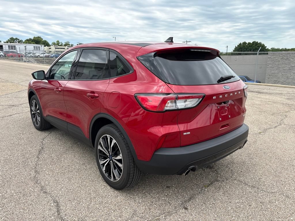 Certified 2022 Ford Escape SE w/ SE Sport Appearance Package AWD/4WD image 5
