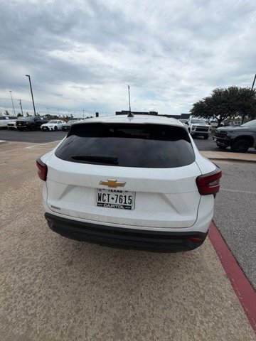 Used 2025 Chevrolet Trax LS w/ LS Convenience Package FWD image 10
