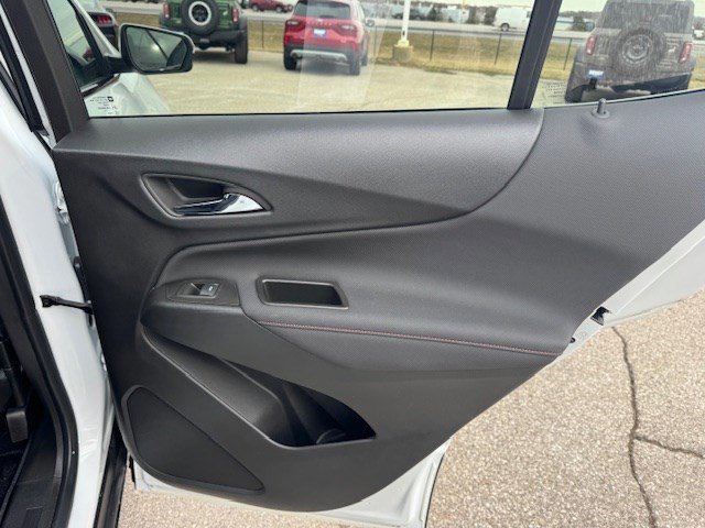 Used 2023 Chevrolet Equinox RS w/ RS Leather Package image 33