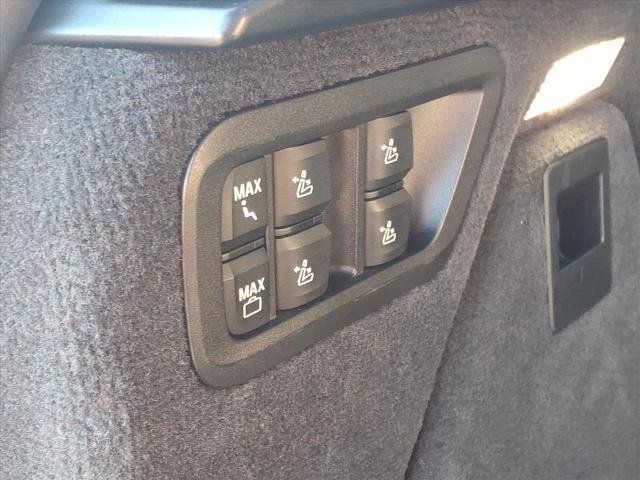 Used 2024 BMW X7 xDrive40i image 32