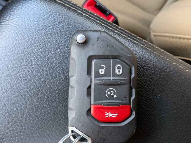 Used 2018 Jeep Wrangler Unlimited Rubicon AWD/4WD image 35
