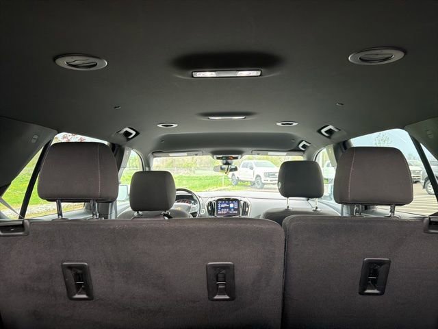 Used 2023 Chevrolet Traverse LT image 18