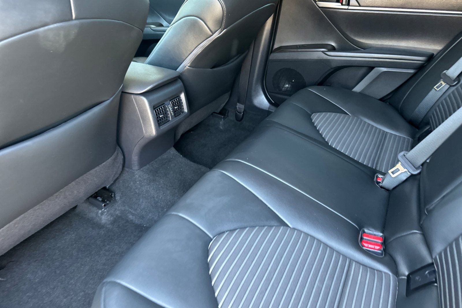 Used 2024 Toyota Camry SE w/ Audio Upgrade Package FWD image 14
