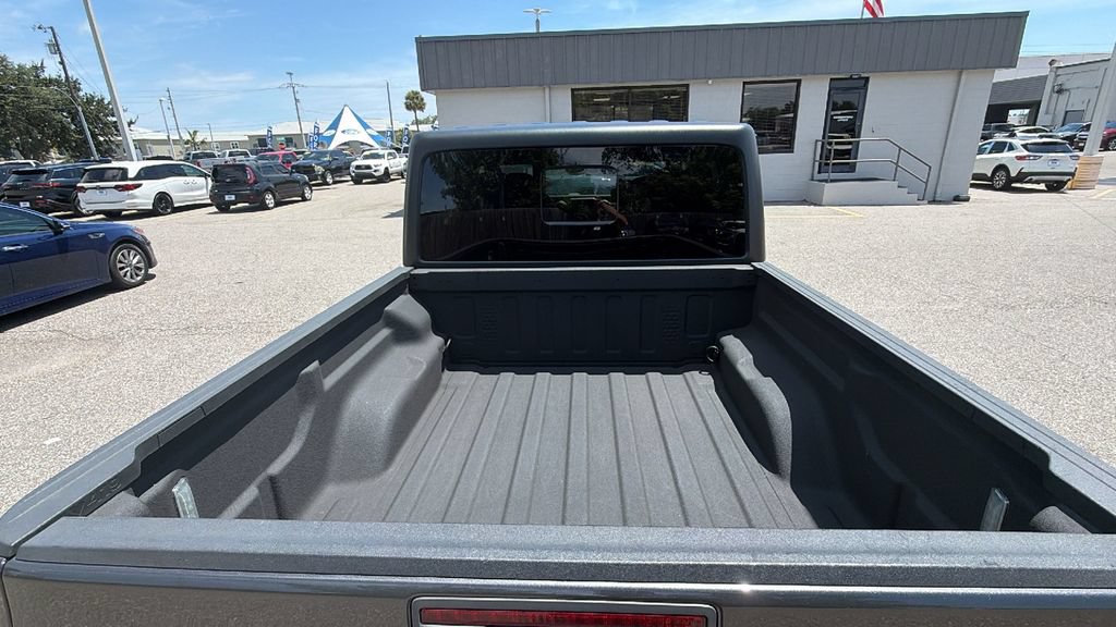 Used 2023 Jeep Gladiator Sport AWD/4WD image 12