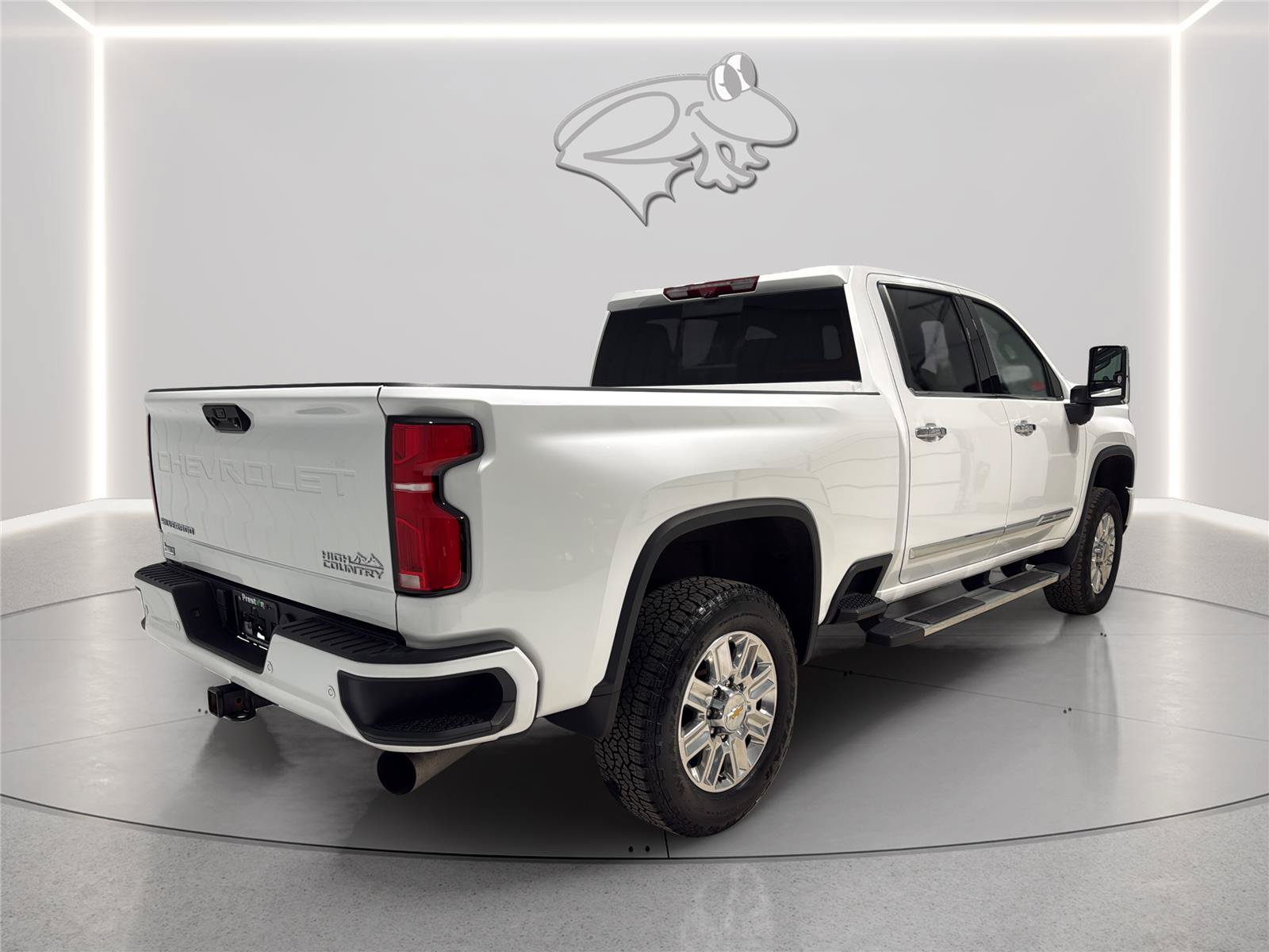 Used 2024 Chevrolet Silverado 2500 High Country w/ High Country Premium Package AWD/4WD image 5