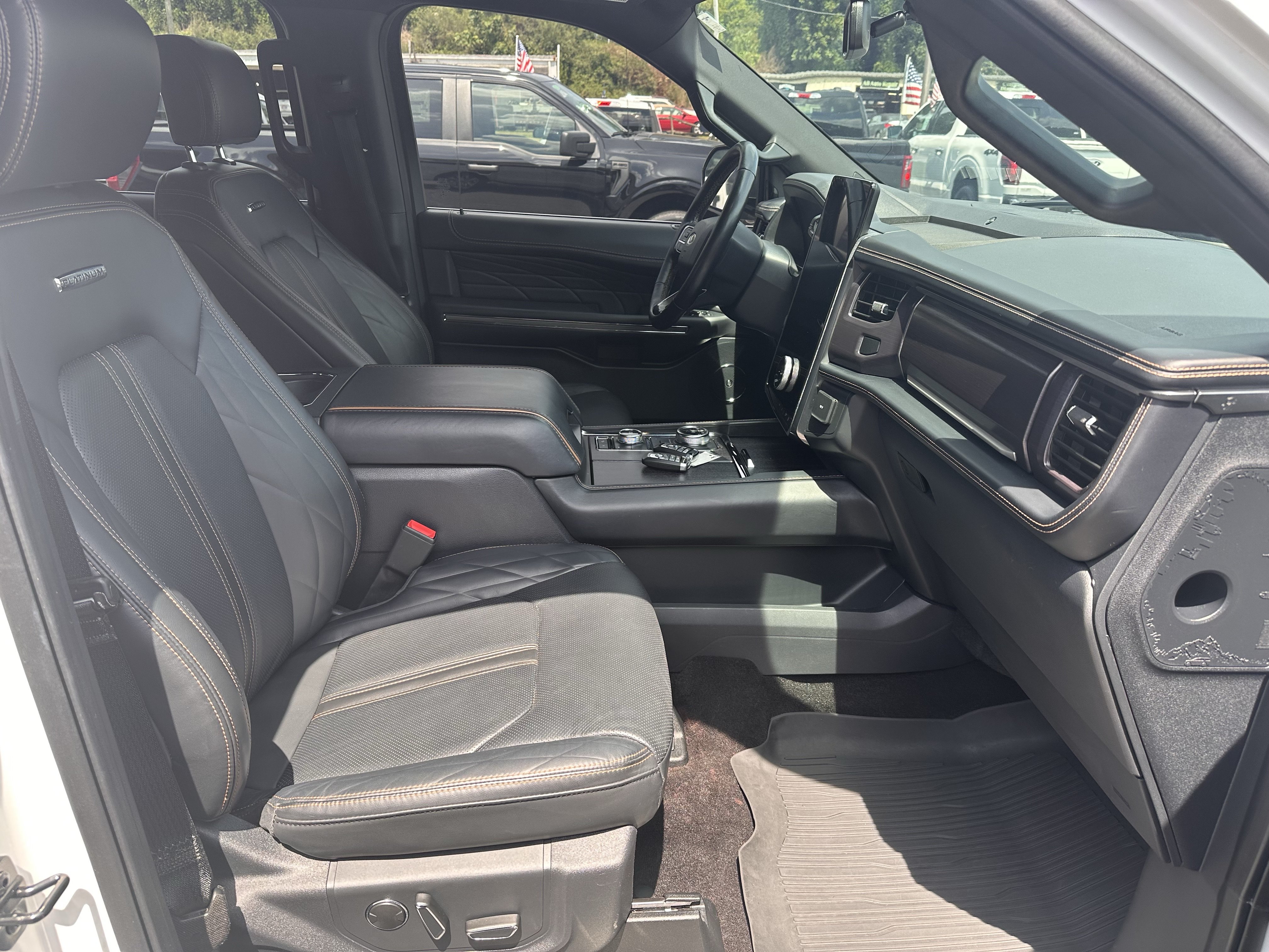 Certified 2022 Ford Expedition Platinum AWD/4WD image 15