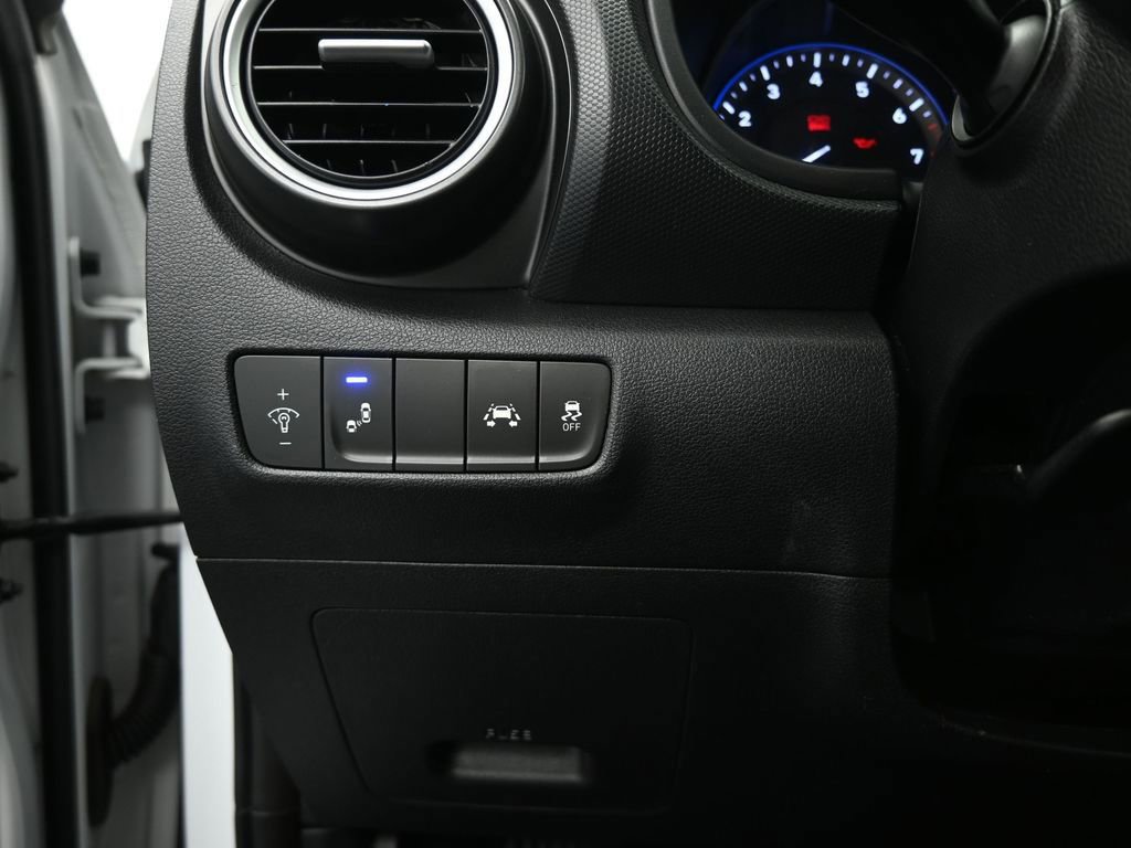 Used 2020 Hyundai Kona Limited image 38