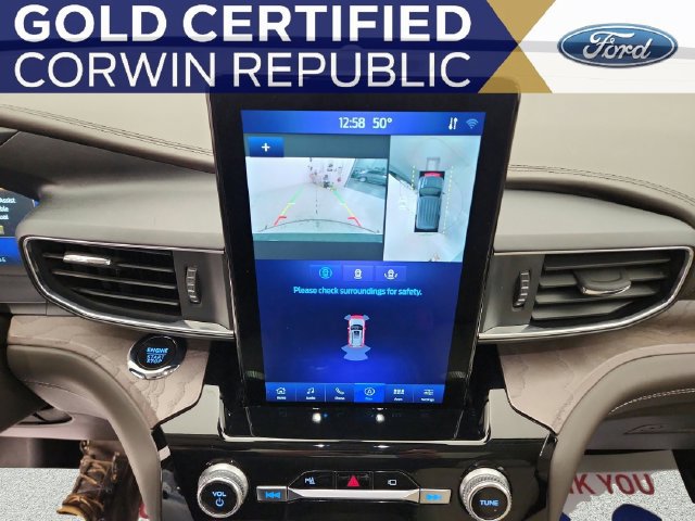 Certified 2023 Ford Explorer Platinum w/ Technology Package AWD/4WD image 21
