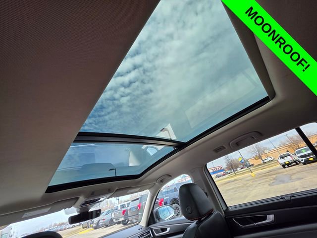 Used 2025 Volkswagen Atlas Peak Edition SE AWD/4WD image 17