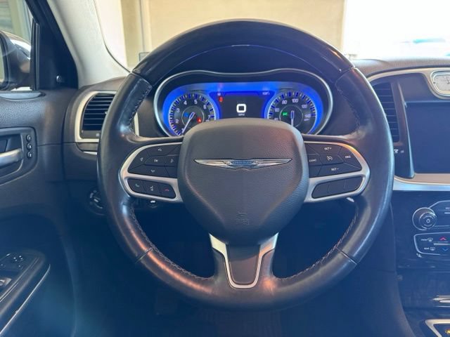 Used 2019 Chrysler 300 Limited RWD image 15
