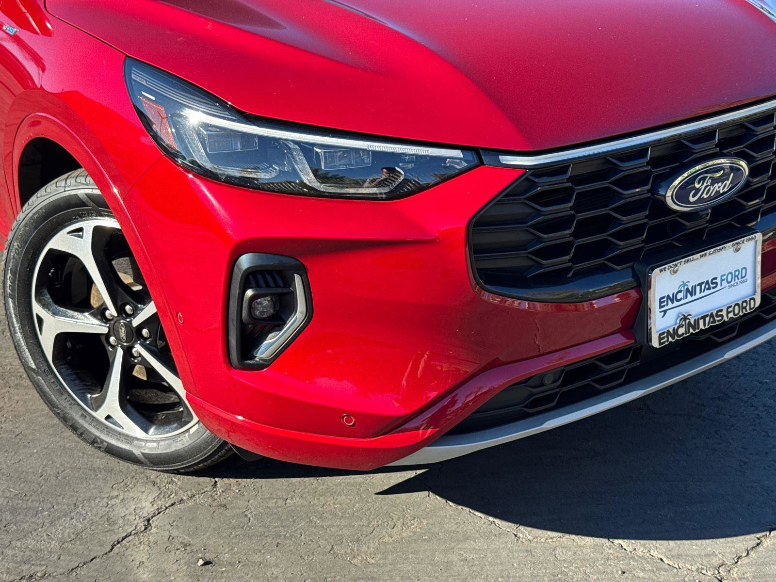 Certified 2023 Ford Escape ST-Line Elite w/ Premium Technology Package image 9