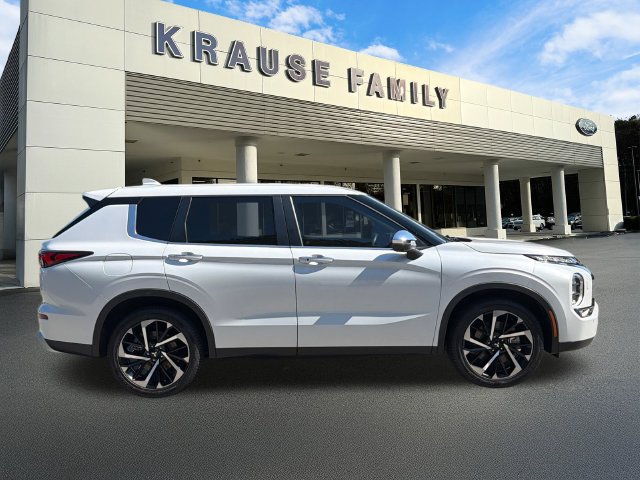 Used 2022 Mitsubishi Outlander SE AWD/4WD image 9