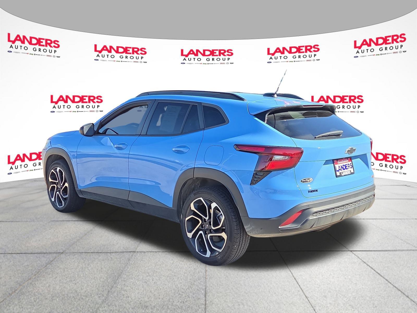 Used 2024 Chevrolet Trax RS w/ Driver Confidence Package FWD image 3