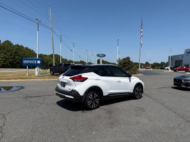 Used 2020 Nissan Kicks SR w/ SR Premium Package FWD image 6