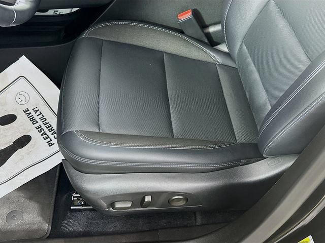 Used 2024 Chevrolet Equinox EV LT FWD image 25