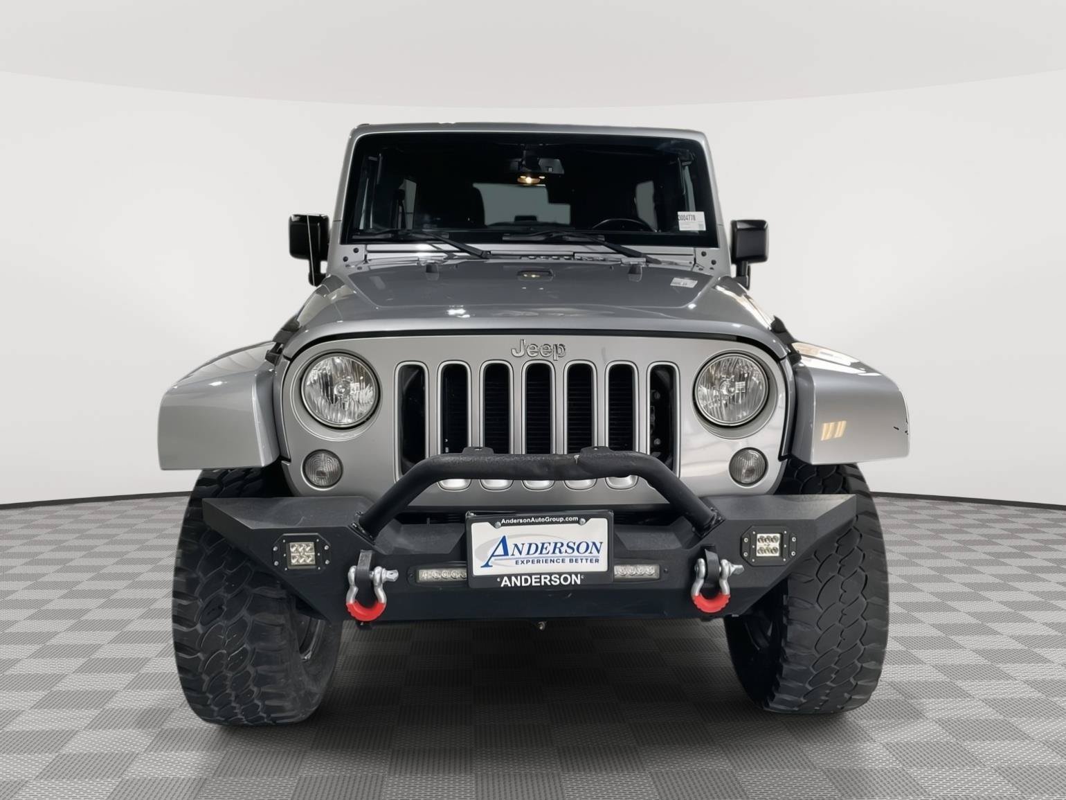 Used 2018 Jeep Wrangler Unlimited Sahara AWD/4WD image 4
