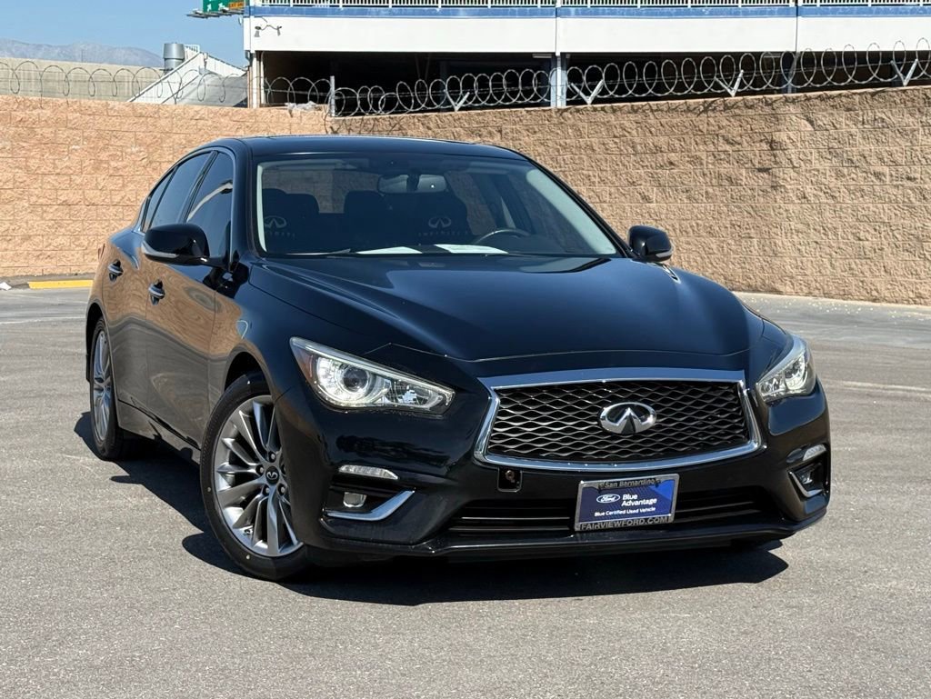 Used 2018 INFINITI Q50 Luxe w/ Essential Package (3.0T Luxe) image 2